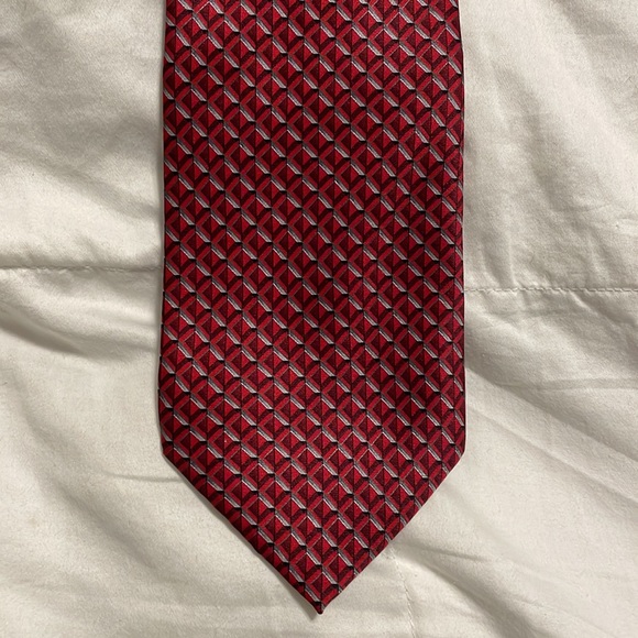John Ashford - Red & Silver Patterned Silk Tie - Picture 2 of 5